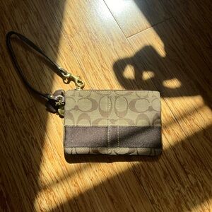 coach wristlet